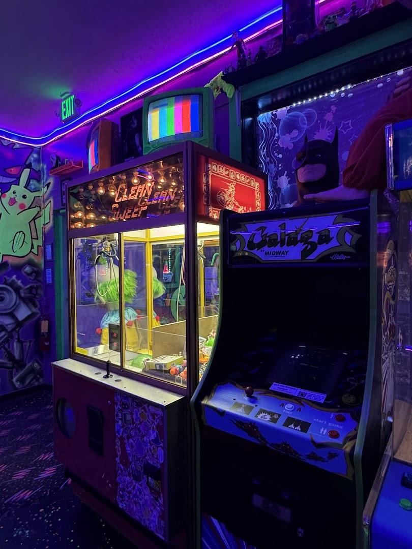 Retro City Arcade and Pizza