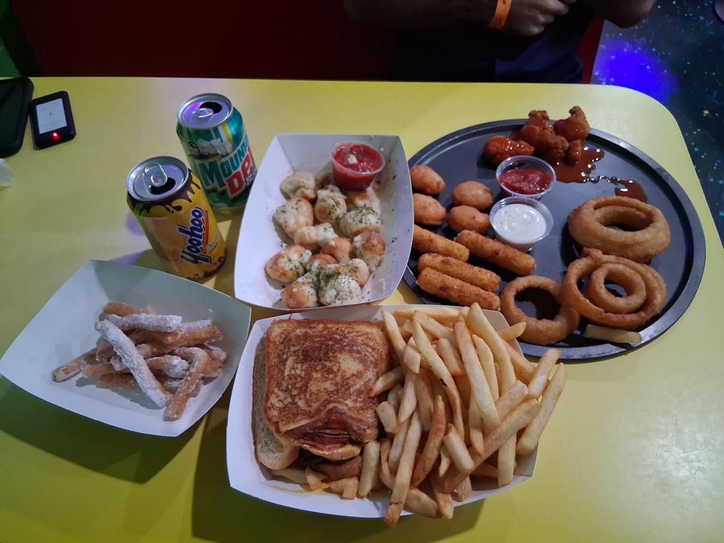 Retro City Arcade and Pizza