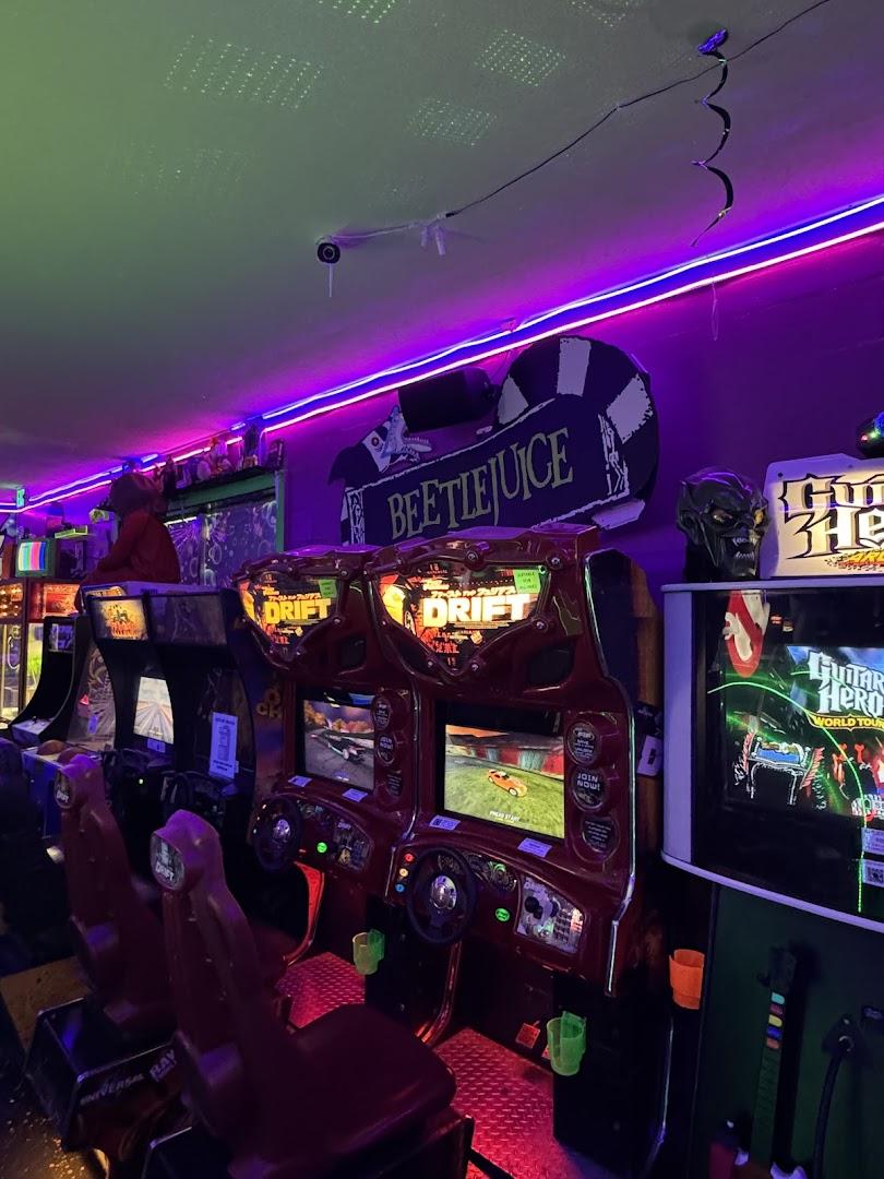 Retro City Arcade and Pizza